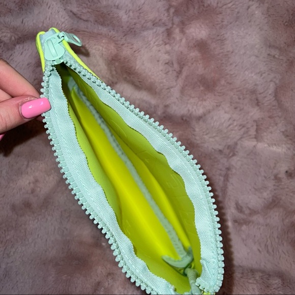 Victoria’s Secret Beach Bag - neon yellow - NWOT - Picture 7 of 10